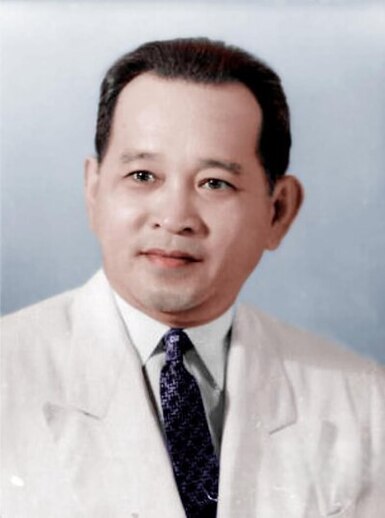 Bộ trưởng Ung Văn Khiêm
